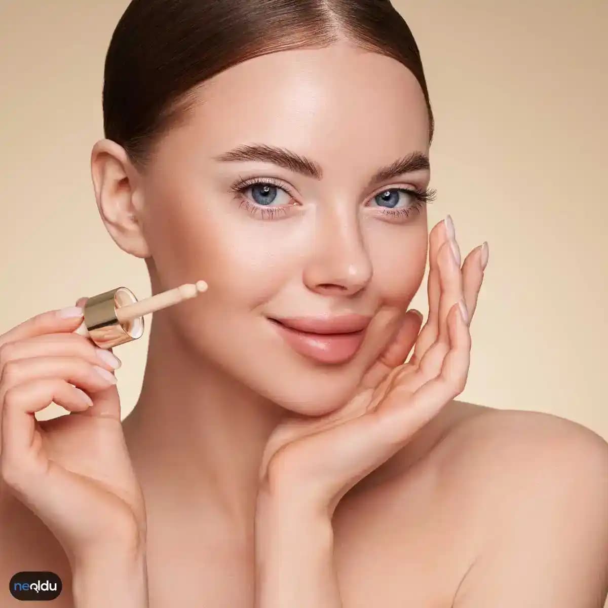 Fondöten Uygulamasında Doğru Teknikler ve Ürün Seçimi ile Doğal Makyaj Görünümü