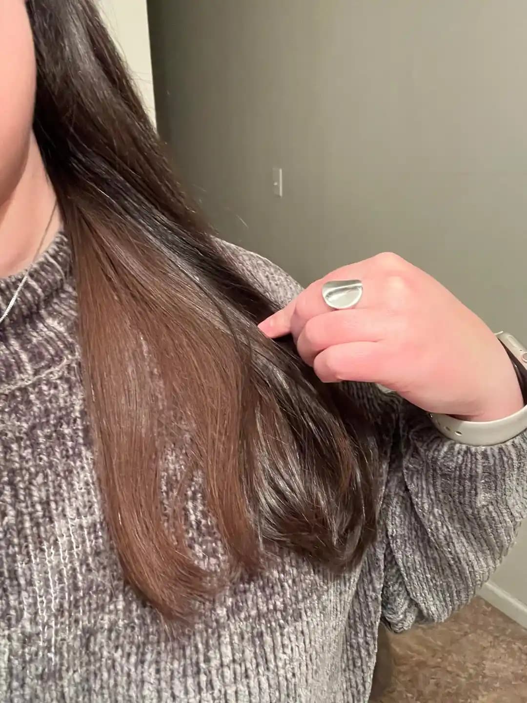 Güneşe Maruz Kalmayan Saç Altında Renk Açılması: Nedenler ve Etkenlerin İncelenmesi