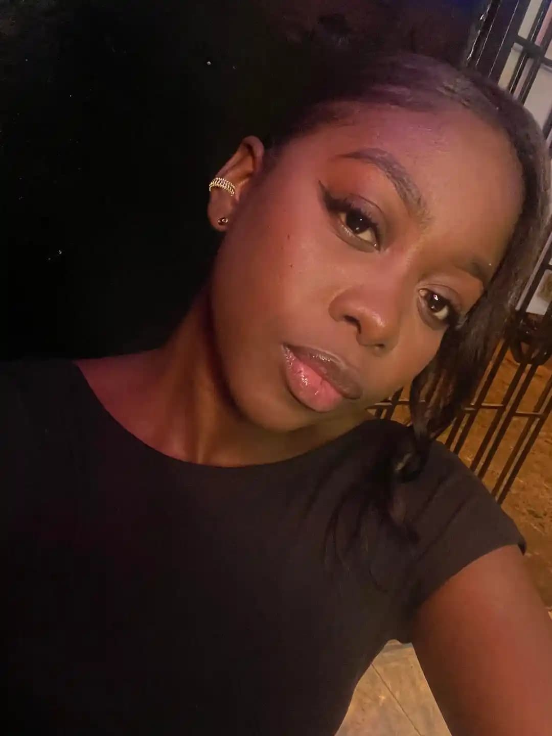 Makyajda Ürün Seçimi ve Uygulama Teknikleri: Doğal Güzelliği Ön Plana Çıkarma Yöntemleri