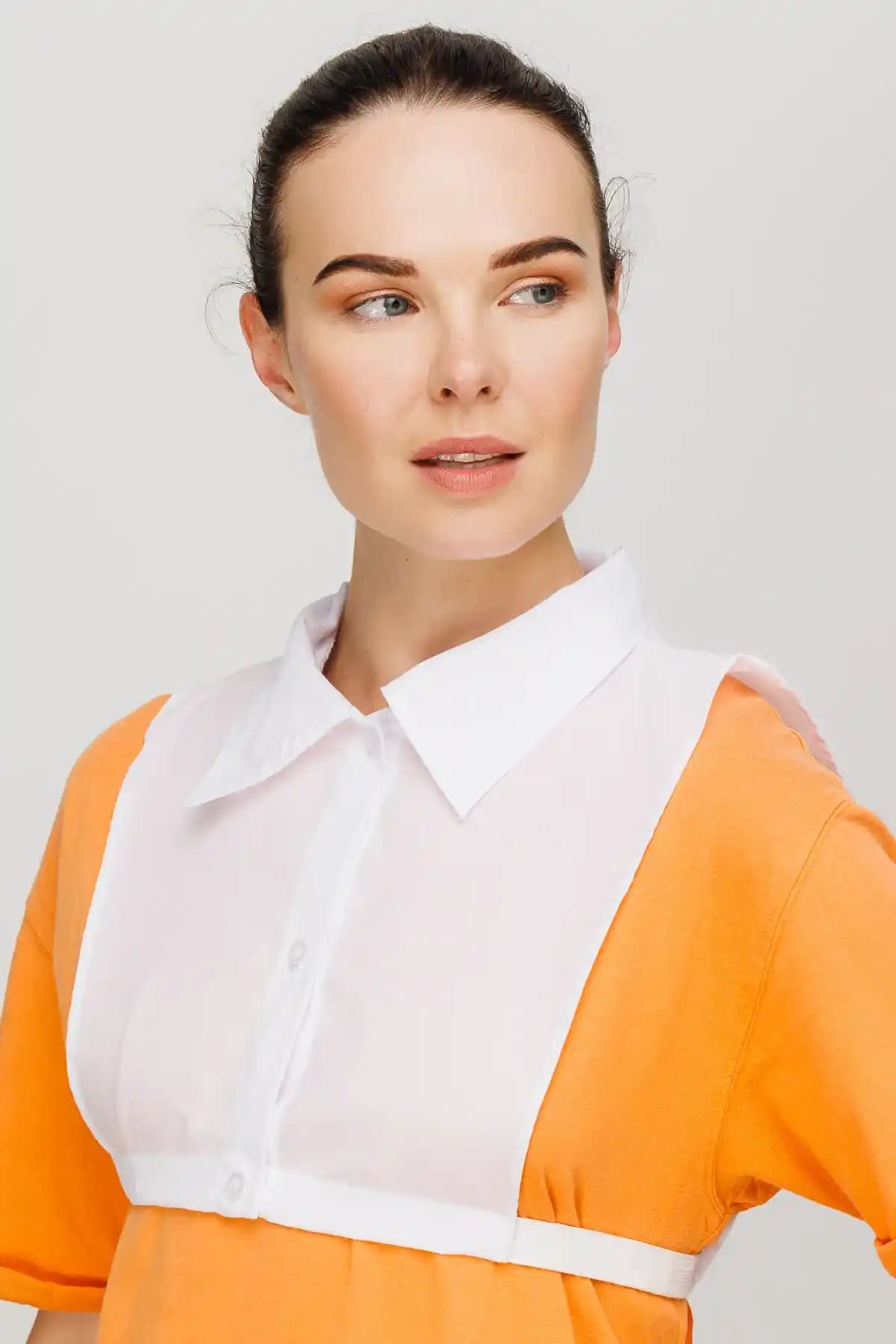 Makyajın Gömlek Yaka ve Yakalarına Bulaşmasını Önleme ve Temizleme Yöntemleri