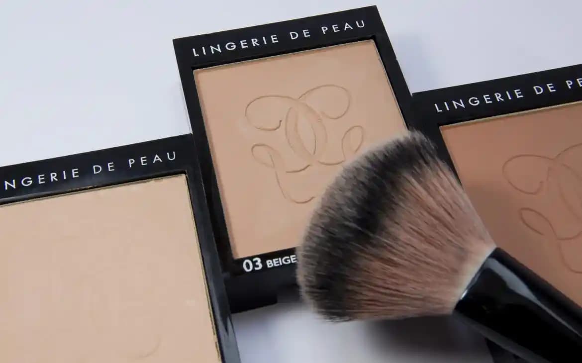 Uzun Süre Kalıcı Aydınlatıcı Seçimi ve Etkili Uygulama Teknikleri