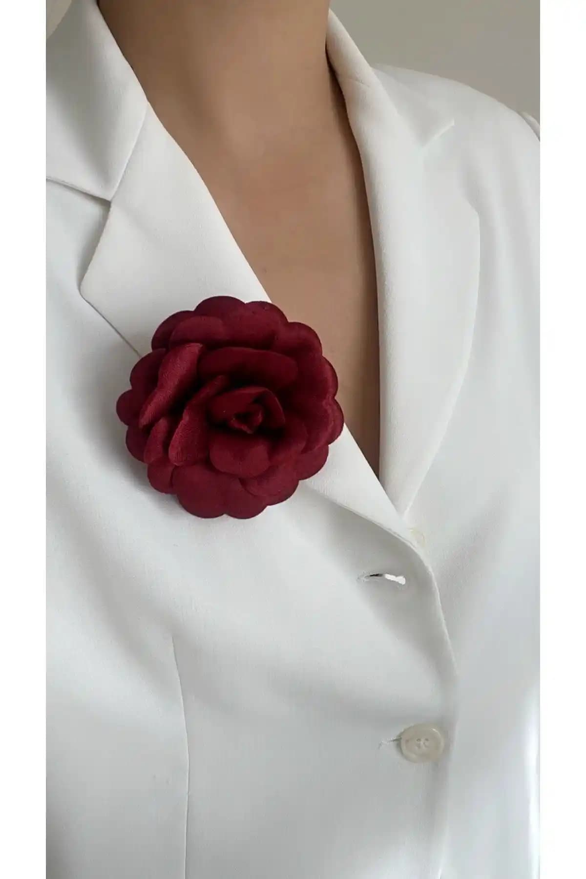 Âlâ Atelier Iğneli Kumaş Gül Broşu Zarif ve Dayanıklı Tasarımıyla Şıklık Katıyor