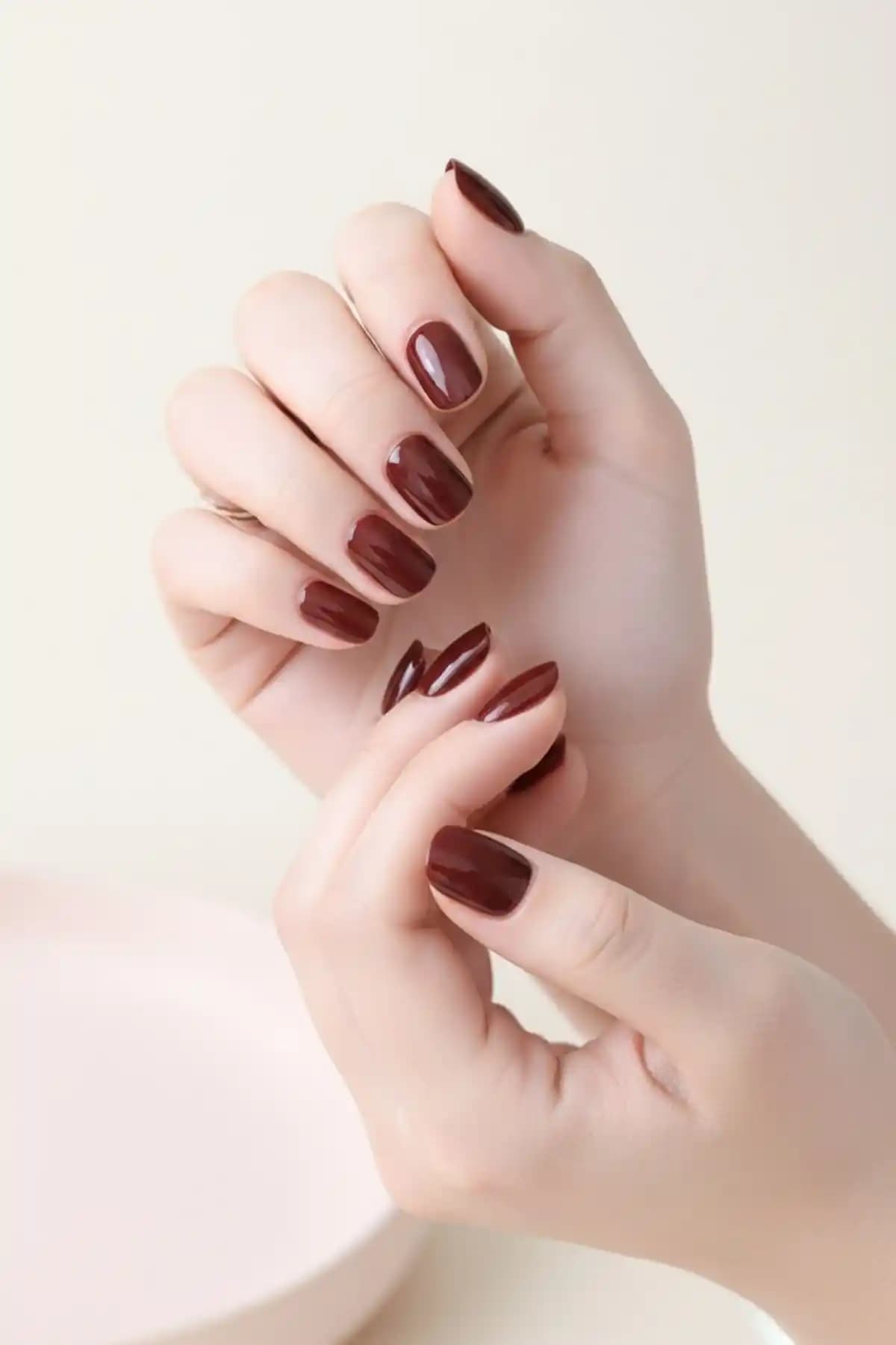 Easy Beauty 24 Adet Koyu Bordo Kısa Takma Tırnak İncelemesi ve Kullanım Rehberi