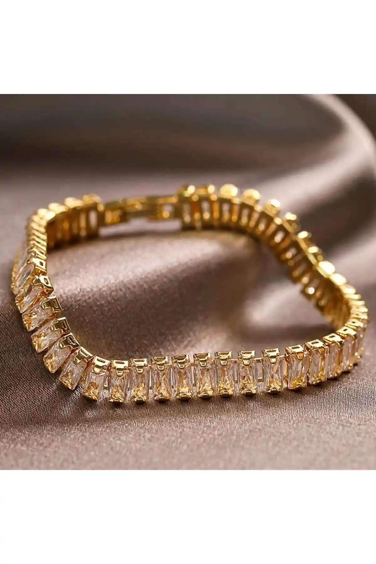 HD Harmonie Design Su Yolu Baget Bileklik: Estetik ve Dayanıklılığı Bir Arada Sunan Şık Aksesuar