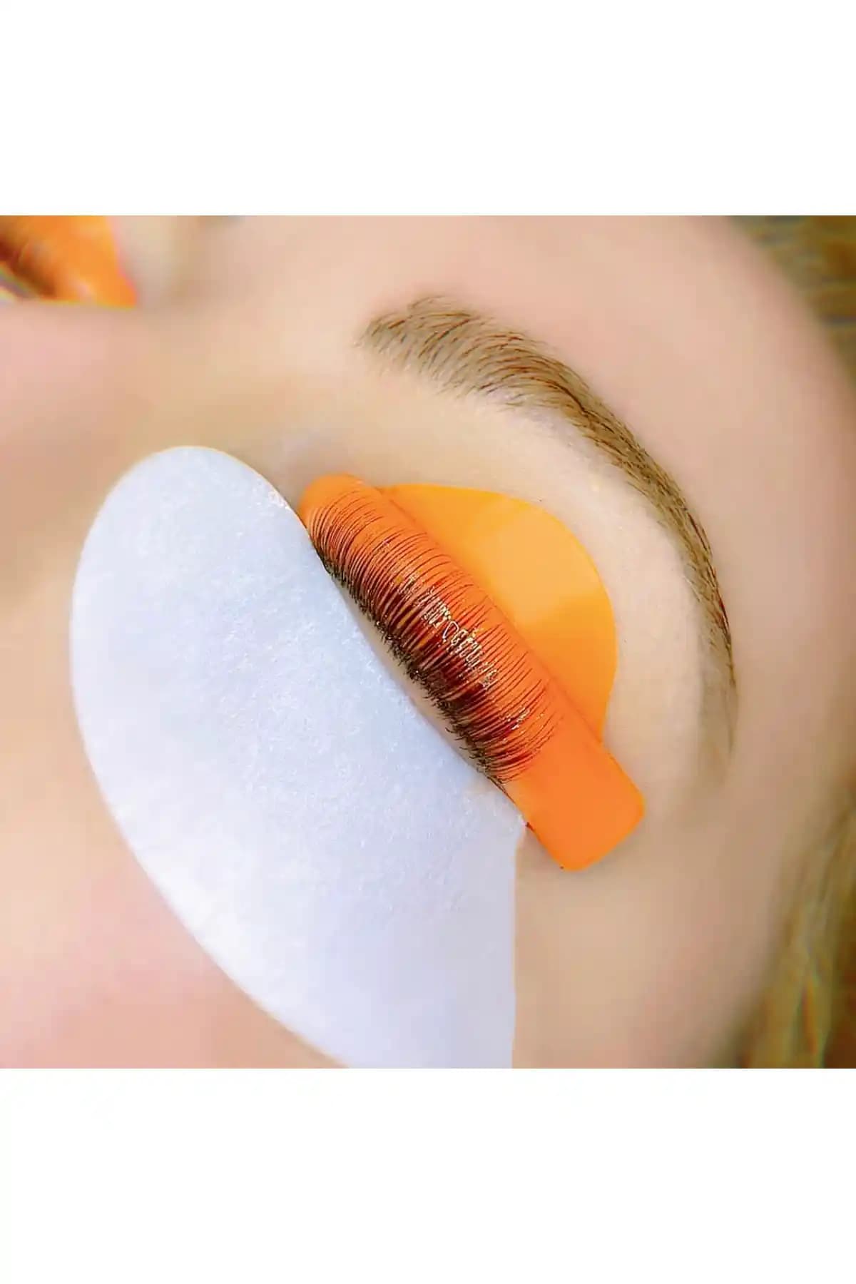 Lush Studio Yapışkansız Silikon Pedleri ile Doğal Kirpik Kıvrımı ve Pratik Uygulama