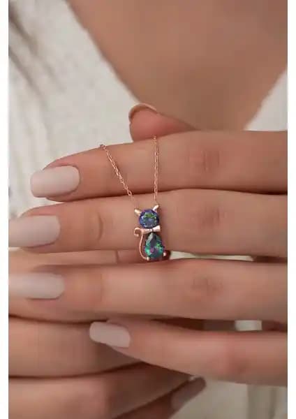 Nereze 925 Ayar Mistik Topaz Taşlı Kedi Kolye Estetik ve Dayanıklı Tasarım