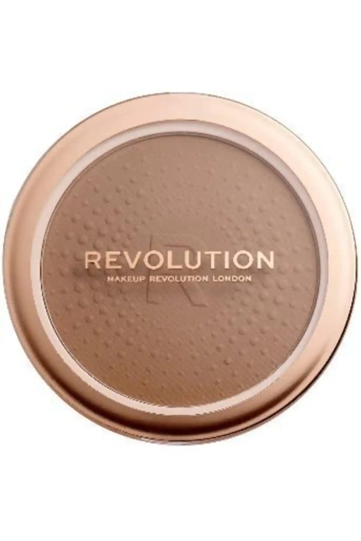 Revolution Butter Bronzed: Yüksek Pigmentasyon ve Doğal Görünüm Sunan Çok Yönlü Bronzer