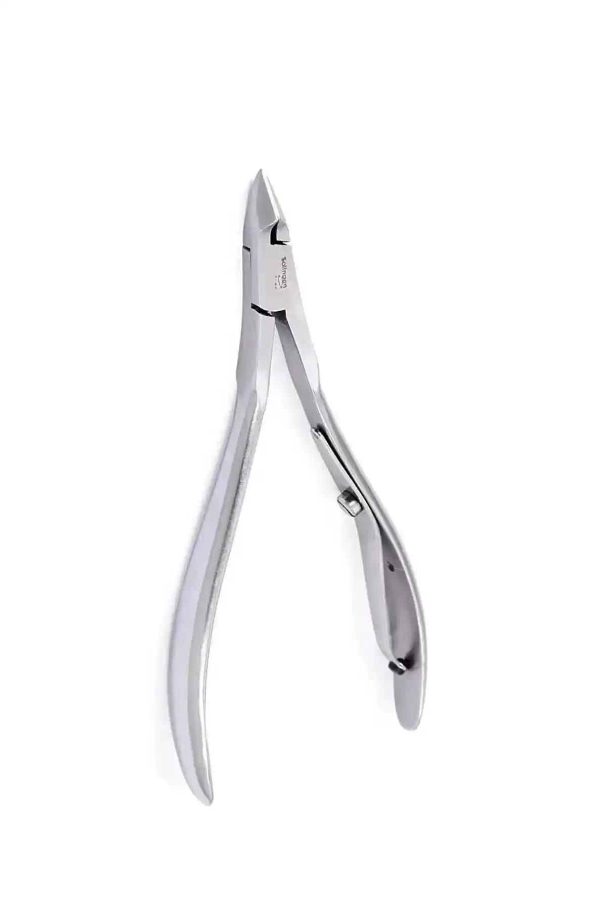 Solingen Marka Profesyonel Manikür Pensi: Dayanıklı ve Pratik Tırnak Bakım Aracı