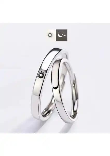 The Collection Ay ve Yılz Temalı Çift Alyans Seti Gümüş Kaplama ve Ayarlanabilir Özelliklerle