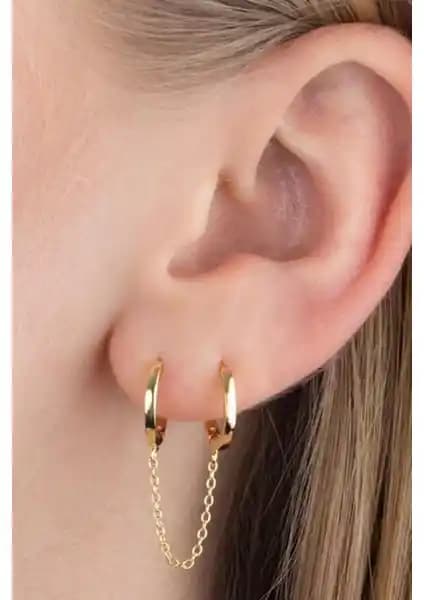 Yeni Obsessions 2'li Zincirli Tek Kulak Küpe Modern ve Şık Tasarımıyla Dikkat Çekiyor