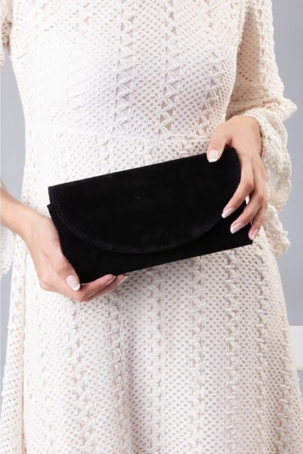 Abiye ve Kumaş Clutch Çantaların Karşılaştırması: Hangi Model Size Daha Uygun 1