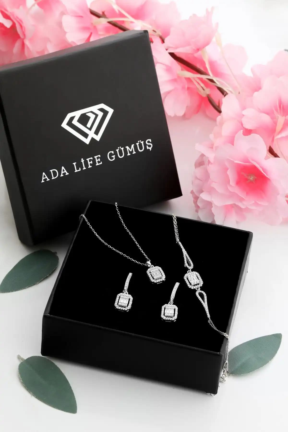 ADA Life Gümüş ve Nakla Accessories Aksesuar Setleri Karşılaştırması 1