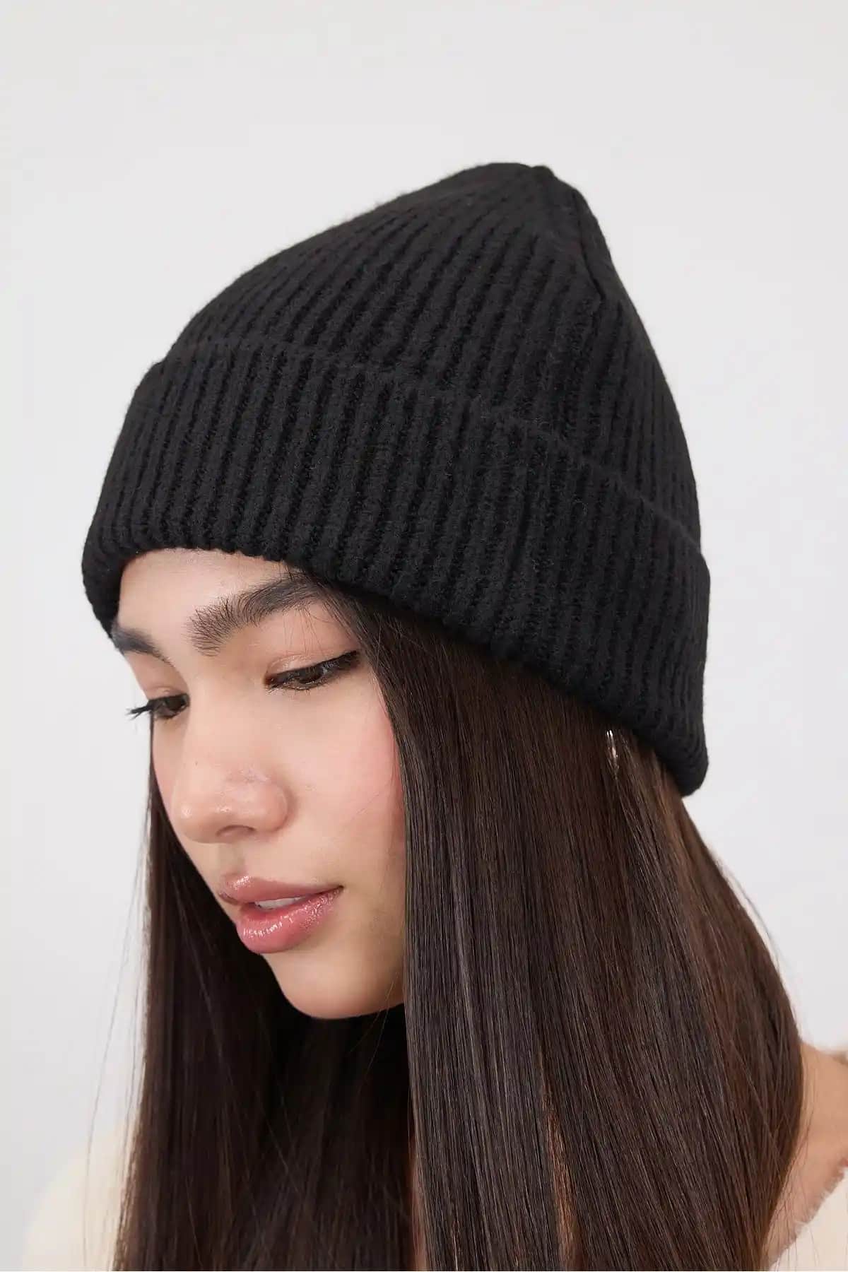 Addax Basic Triko Bere: Siyah Renkli, Yumuşak ve Rahat Kış Aksesuarı