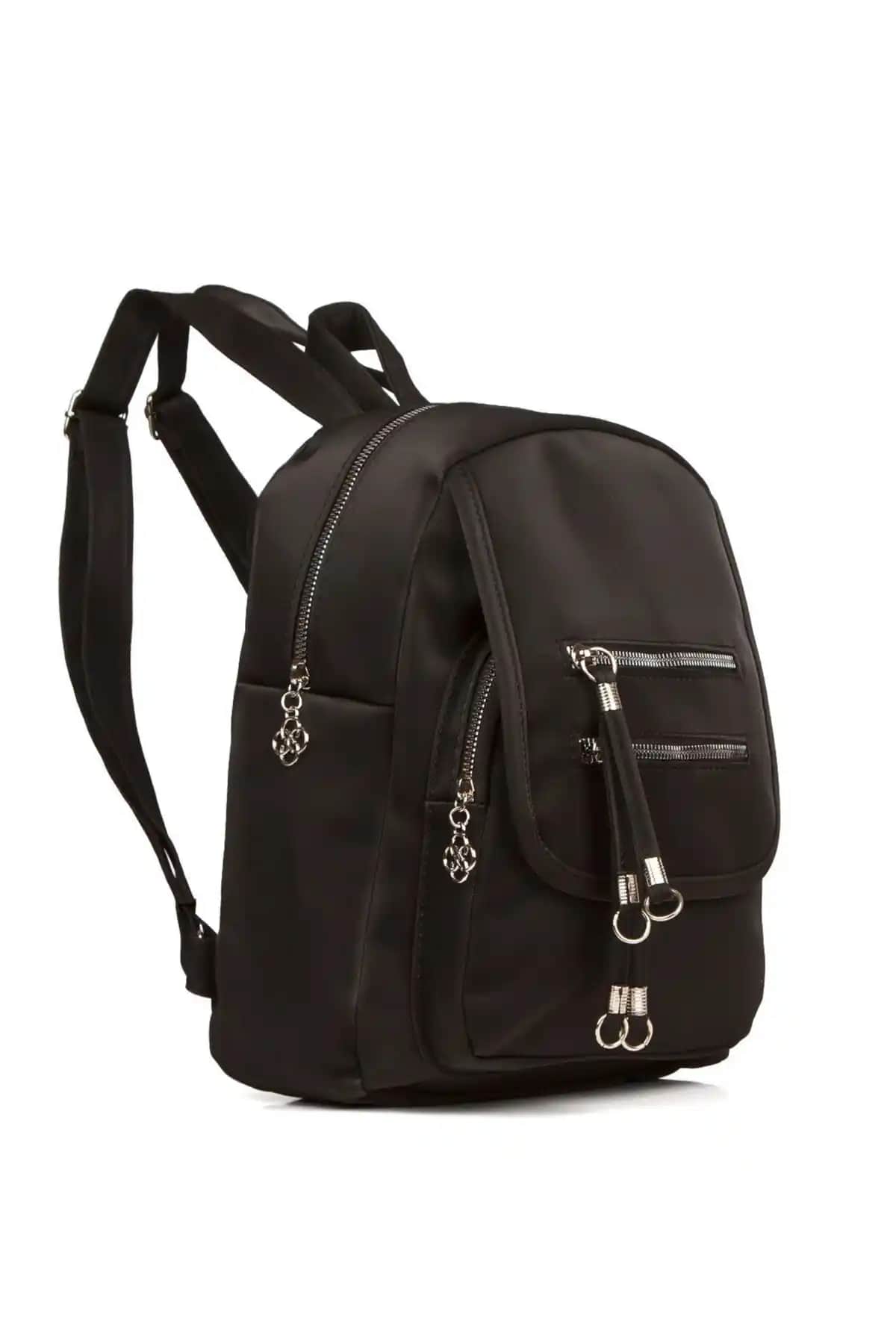 Adelina Bags Kadın Kapaklı Fermuar Detaylı Siyah Günlük Sırt Çantası Özellikleri ve Kullanım Avantajları