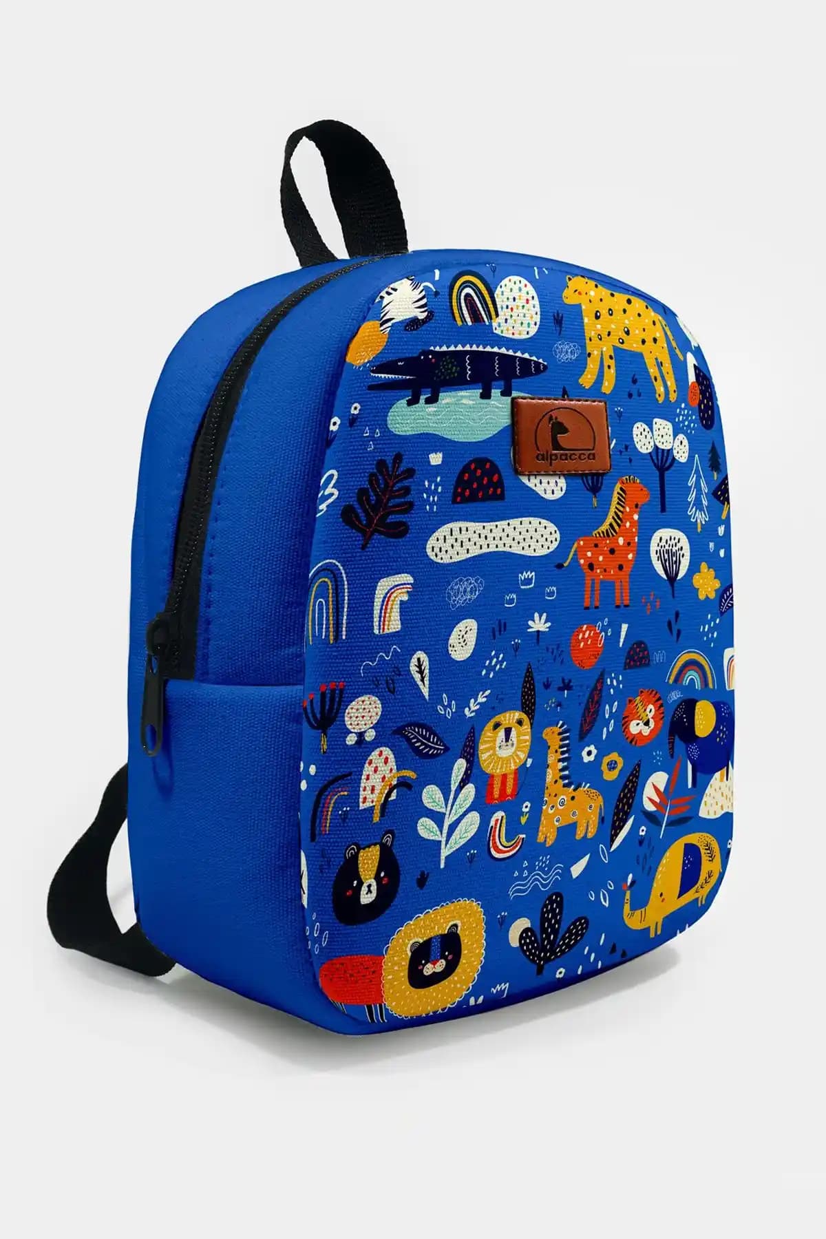 Alpacca Safari Desenli Çocuk Çantası ve Elentra Siyah Spor Sırt Çantası Karşılaştırması