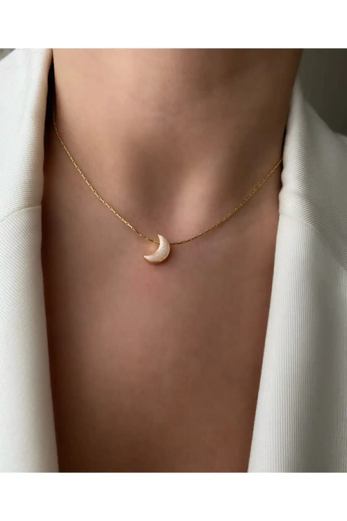 Altın Kaplama Sedefli Hilal ve Kırmızı Kalp Choker Seti Karşılaştırması 1