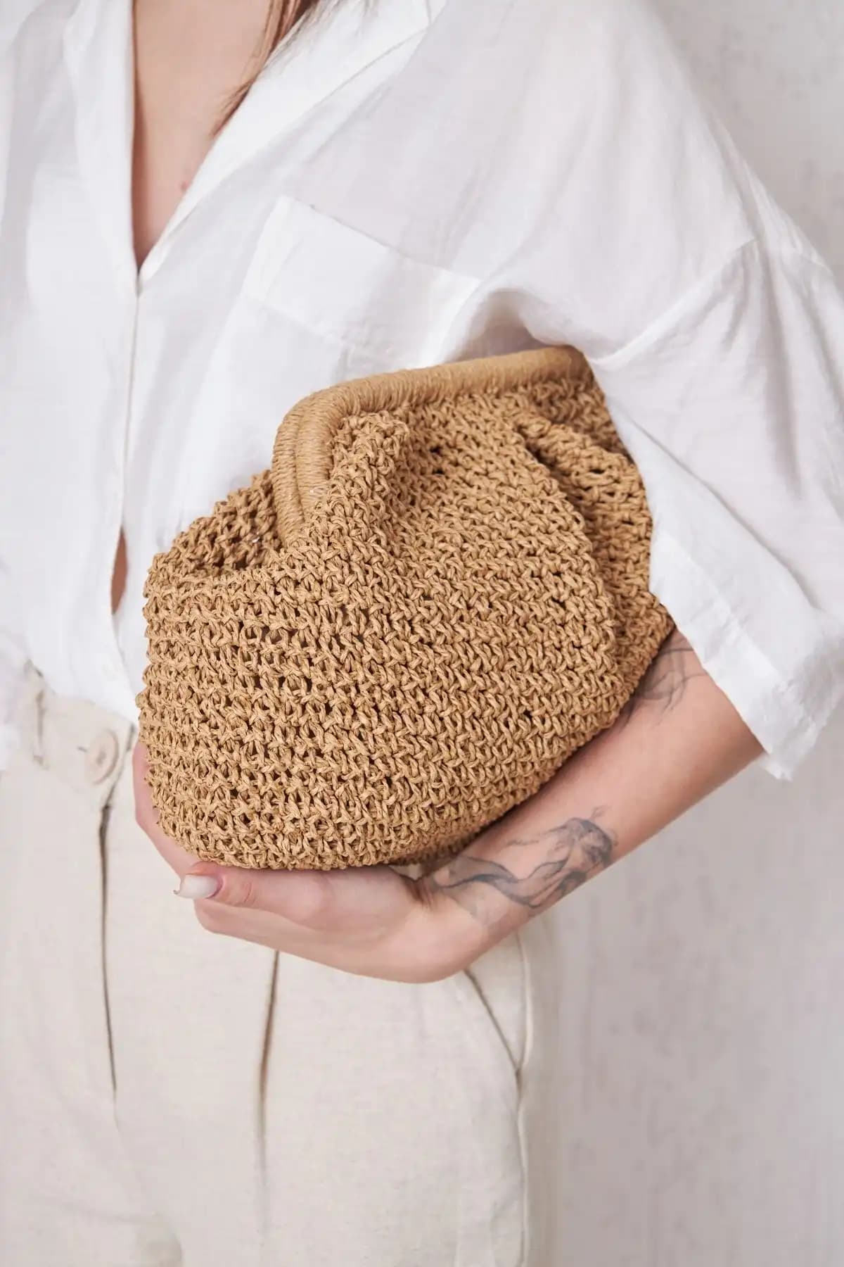 ANJEA Oeil De Grace ve HEYBE'S Kadın Yeşil Clutch Çanta Karşılaştırması 1