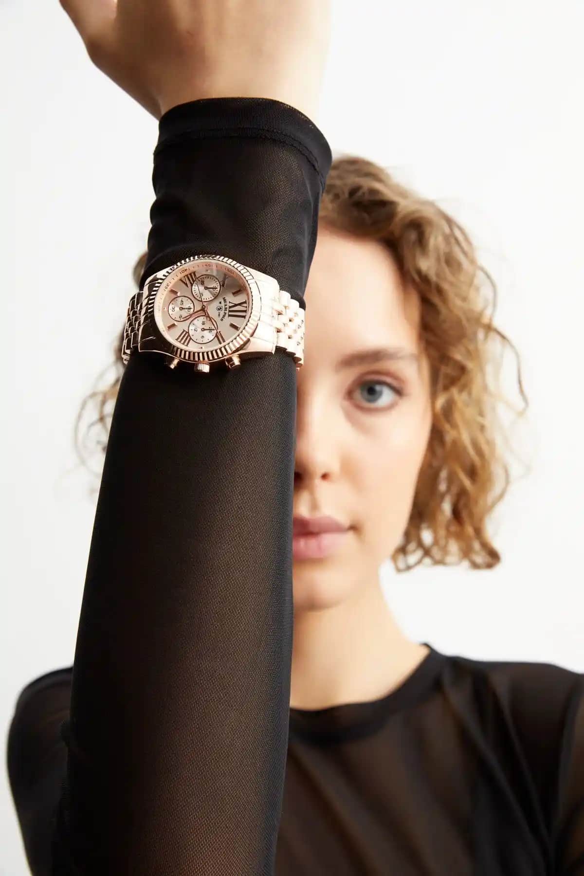 Aqua Di Polo 1987 Kadın Metal Rose Gold Kol Saati Modern ve Dayanıklı Tasarımıyla Öne Çıkıyor