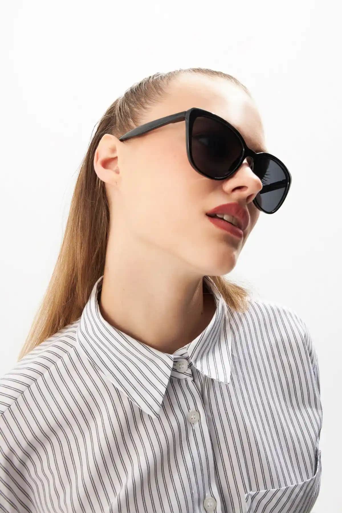 Aqua Di Polo 1987 Kadın Siyah Cat Eye Güneş Gözlüğü Şık ve Koruyucu Tasarım