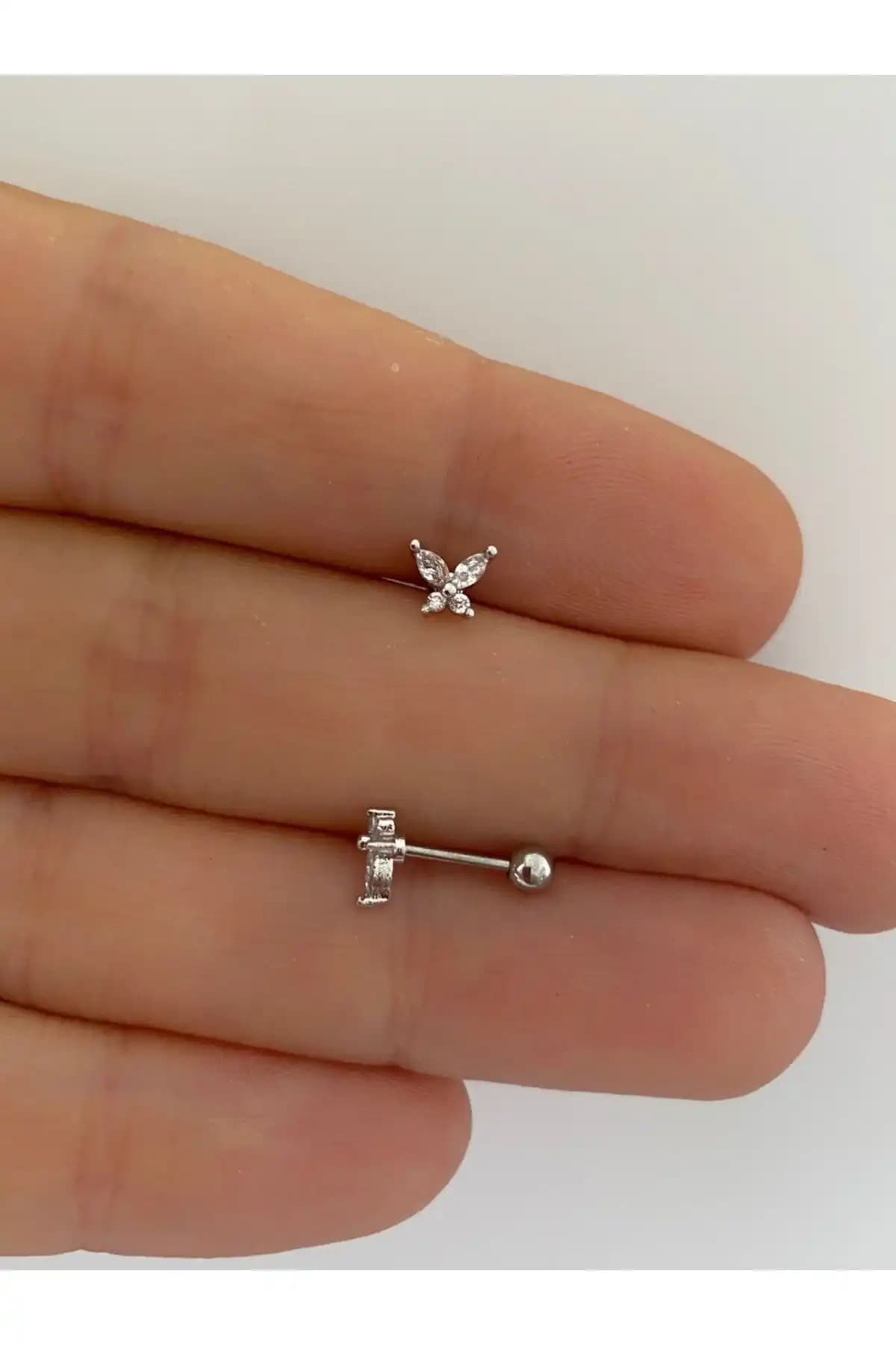 Arescollection Cerrahi Çelik Mini Kelebek Piercing Kulak Bölgeleri İçin Şık ve Dayanıklı Tasarım