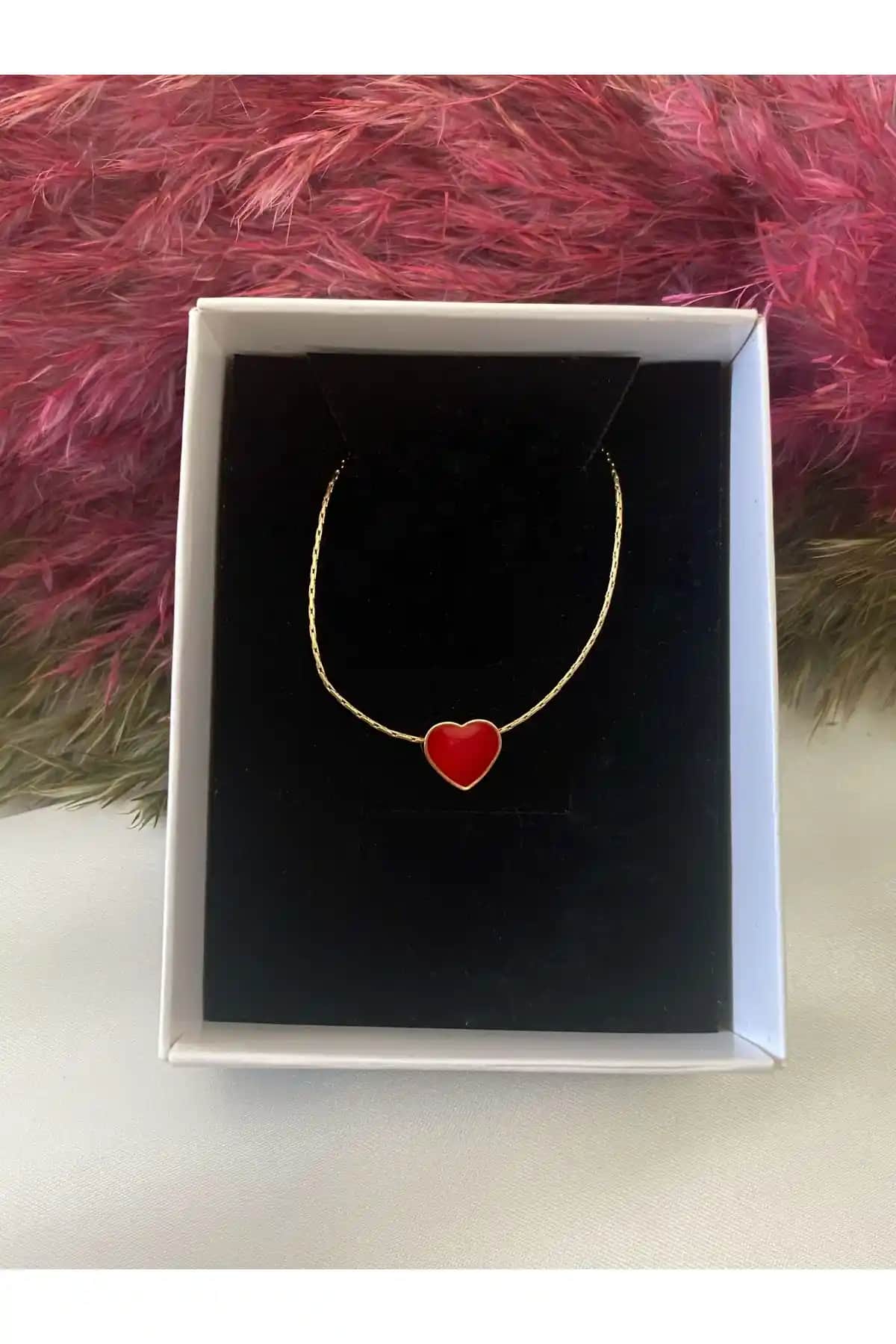 Asia by Leuvoié Kırmızı Mineli Kolye ve Kalp Kolye Bileklik Seti Karşılaştırması