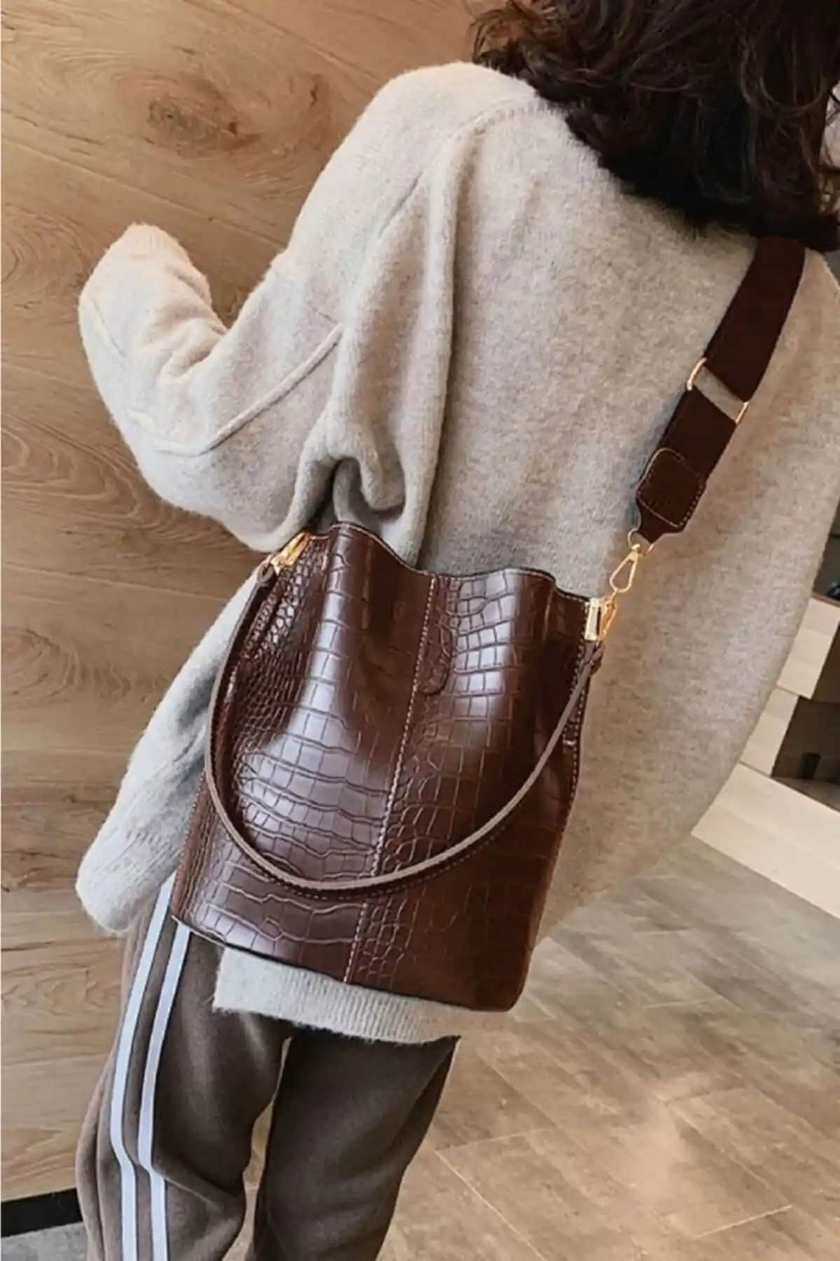 ASLAN ÇANTA Chris Kahve Kadın Üç Bölmeli Suni Deri Günlük Kullanım Çantası