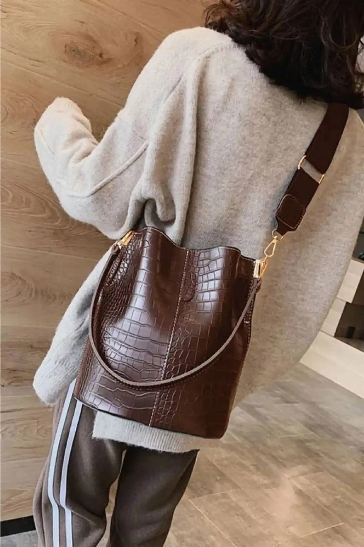 ASLAN ÇANTA Chris Kahve ve Siyah Modellerinin Karşılaştırması ve Seçim Rehberi