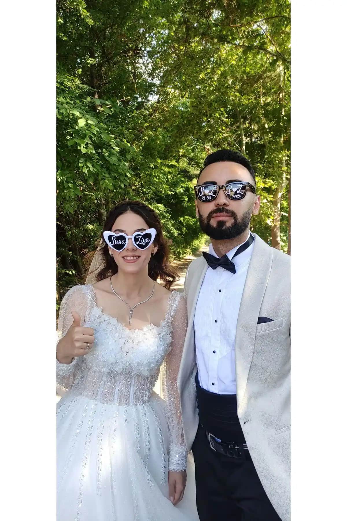 Asyaylaorganizasyon İkili Gelin Damat Gözlüğü: Şık ve Fonksiyonel Düğün Aksesuarı