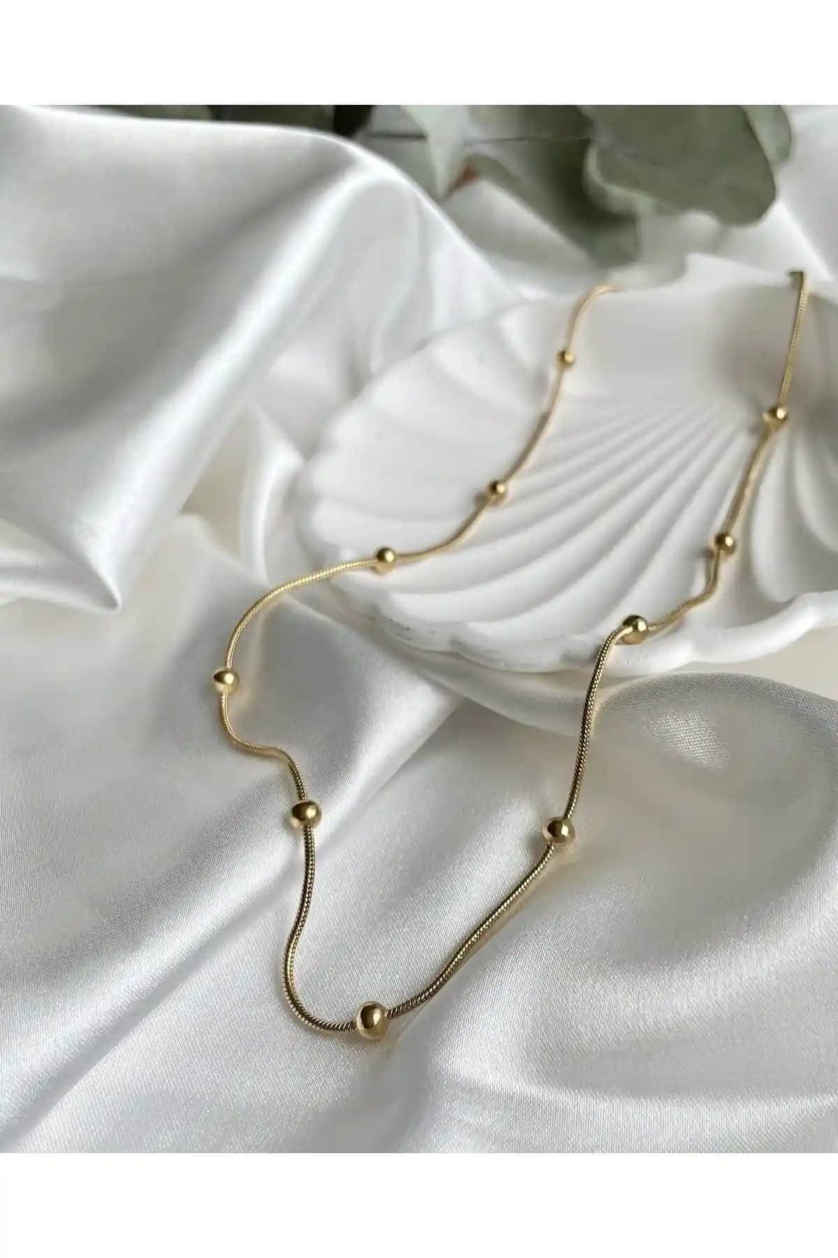 AtelierByEsra Çelik Kararmaz Altın Kaplama Toplu Zincir Kolye - Şıklık ve Dayanıklılık