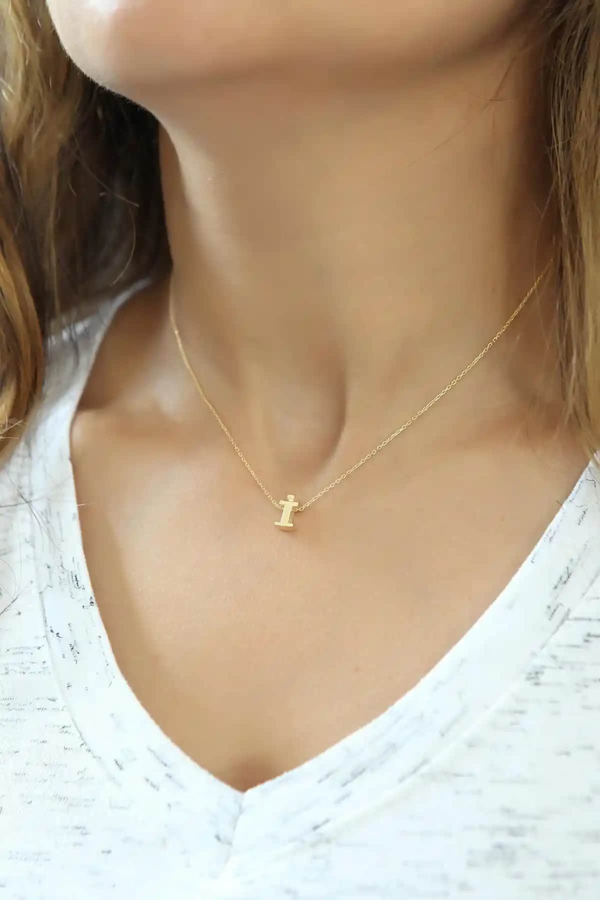 Azuris Silver 925 Ayar Gümüş Üç Boyutlu İ Harfli Kolye Özellikleri ve Tasarımı