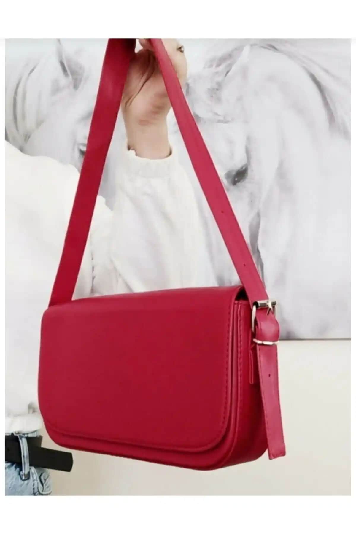 Bag&more Kızıl Kapaklı Baget Omuz Çantası Modern ve Sürdürülebilir Tasarımla Günlük Kullanım İçin