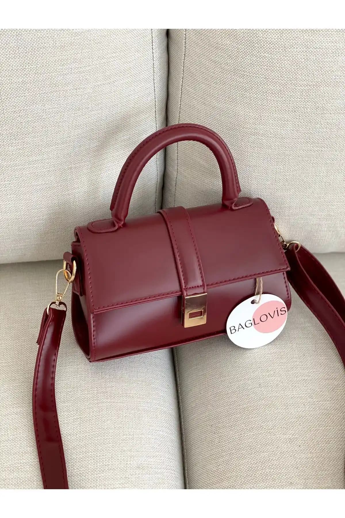 BAGLOVİS Mıla Mıknatıs Detaylı Kadın Omuz Çantası Şıklık ve Fonksiyonellik Bir Arada