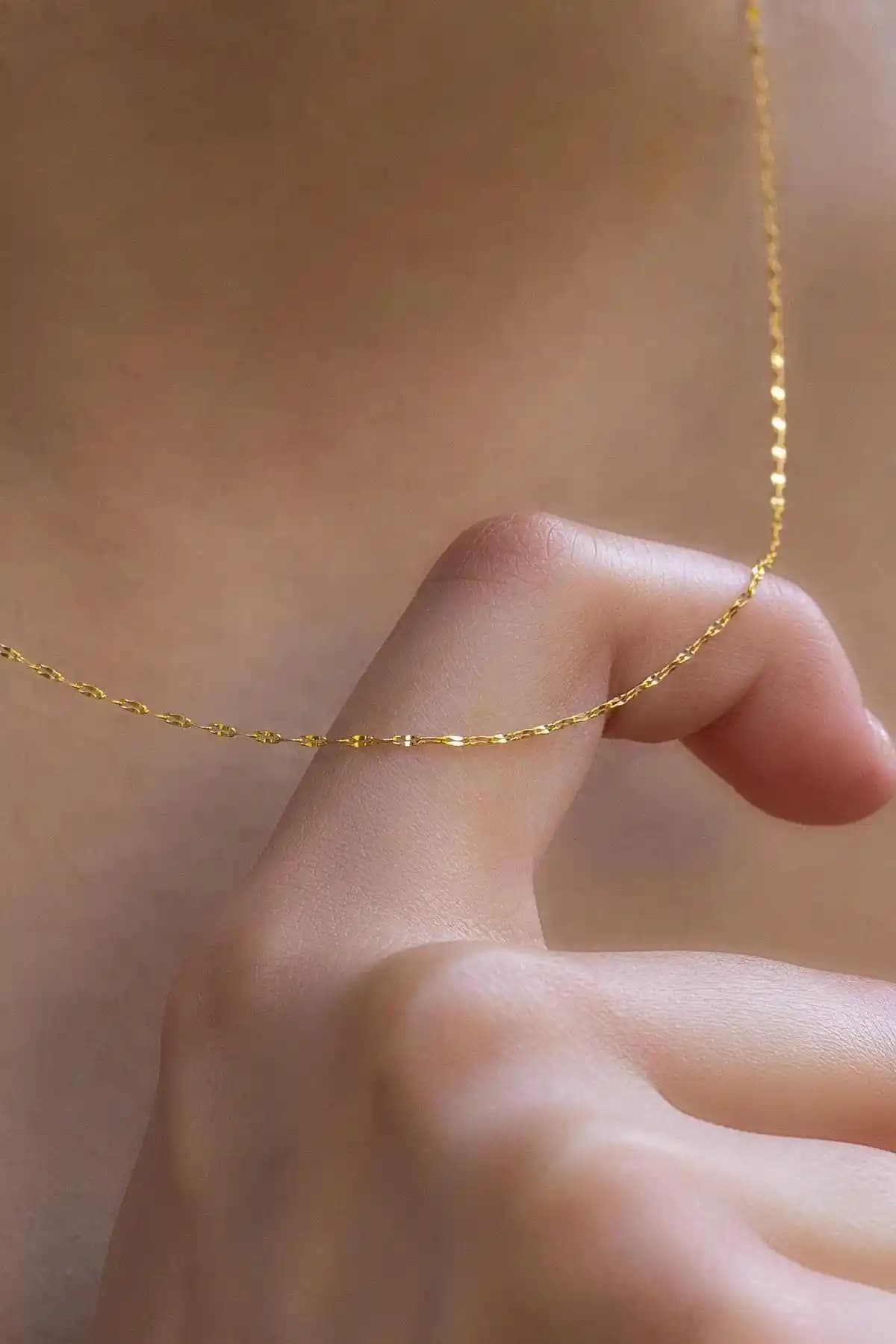 Bayar Gold'un 14 Ayar Altın Takıları: Zincir Kolye ve Bileklik Karşılaştırması