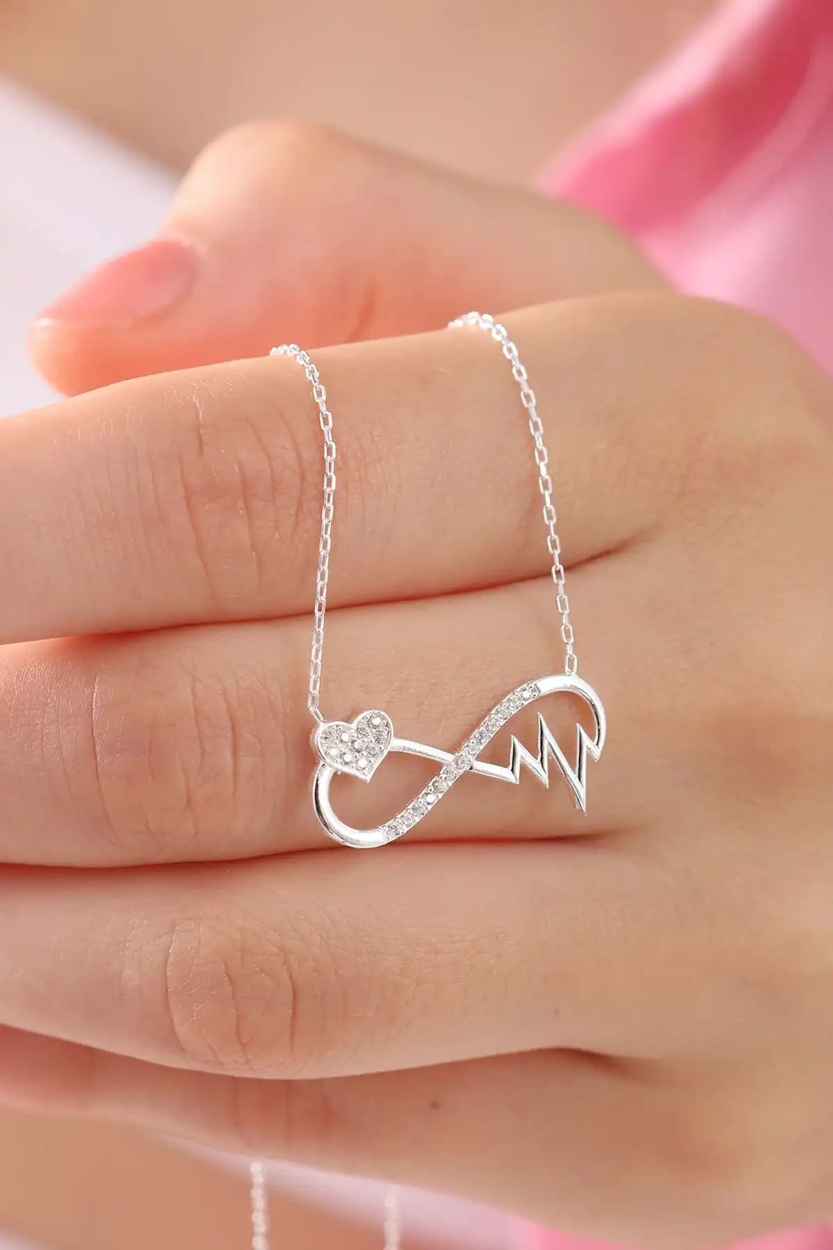 Bilsen Store 925 Ayar Gümüş Kolye Karşılaştırması: Zirkon ve Melek Kanatlı Tasarımlar 1