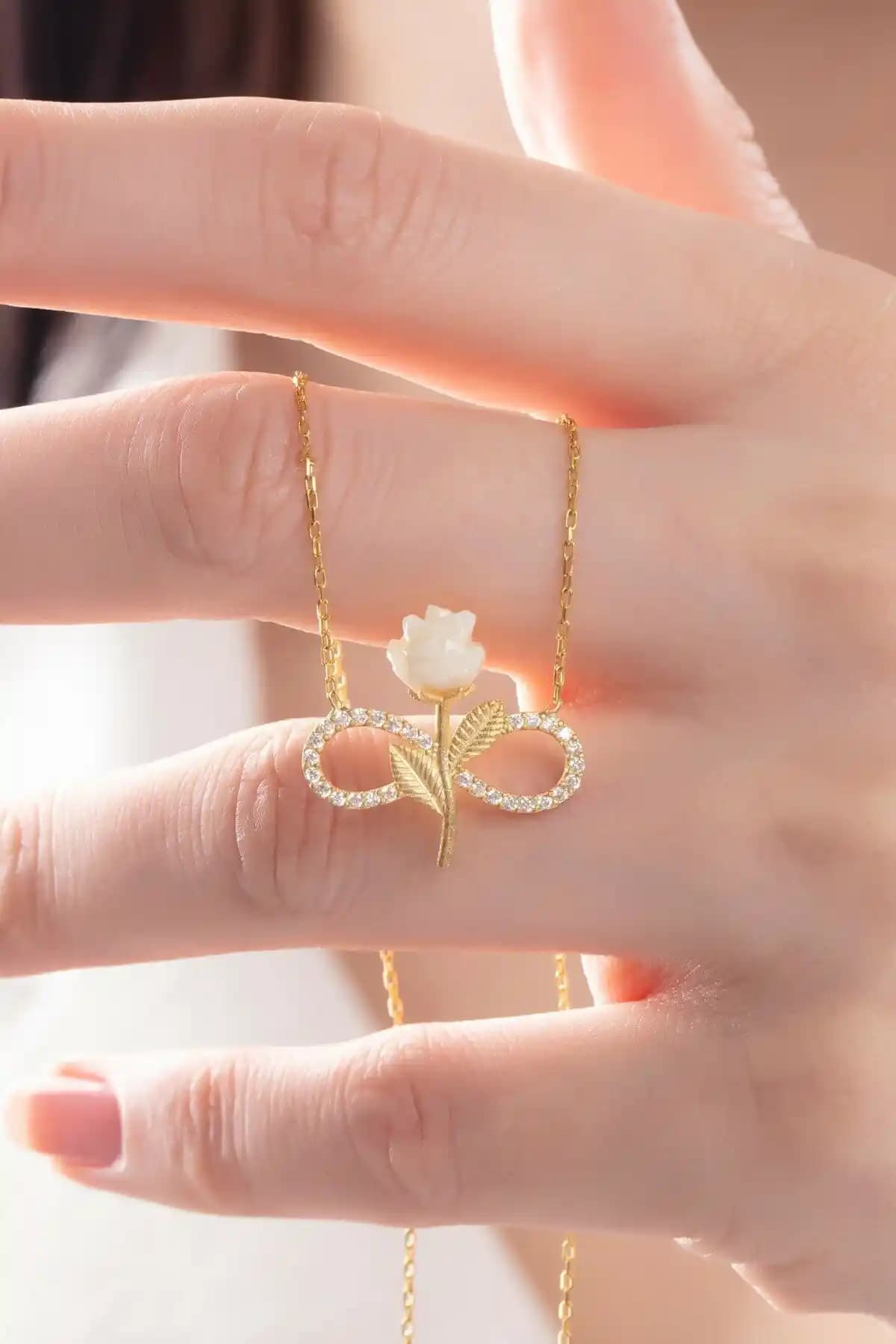 Bilsen Store Güçmüş Kolye Karşılaştırması: 925 Ayar ve Zarif Tasarımlar