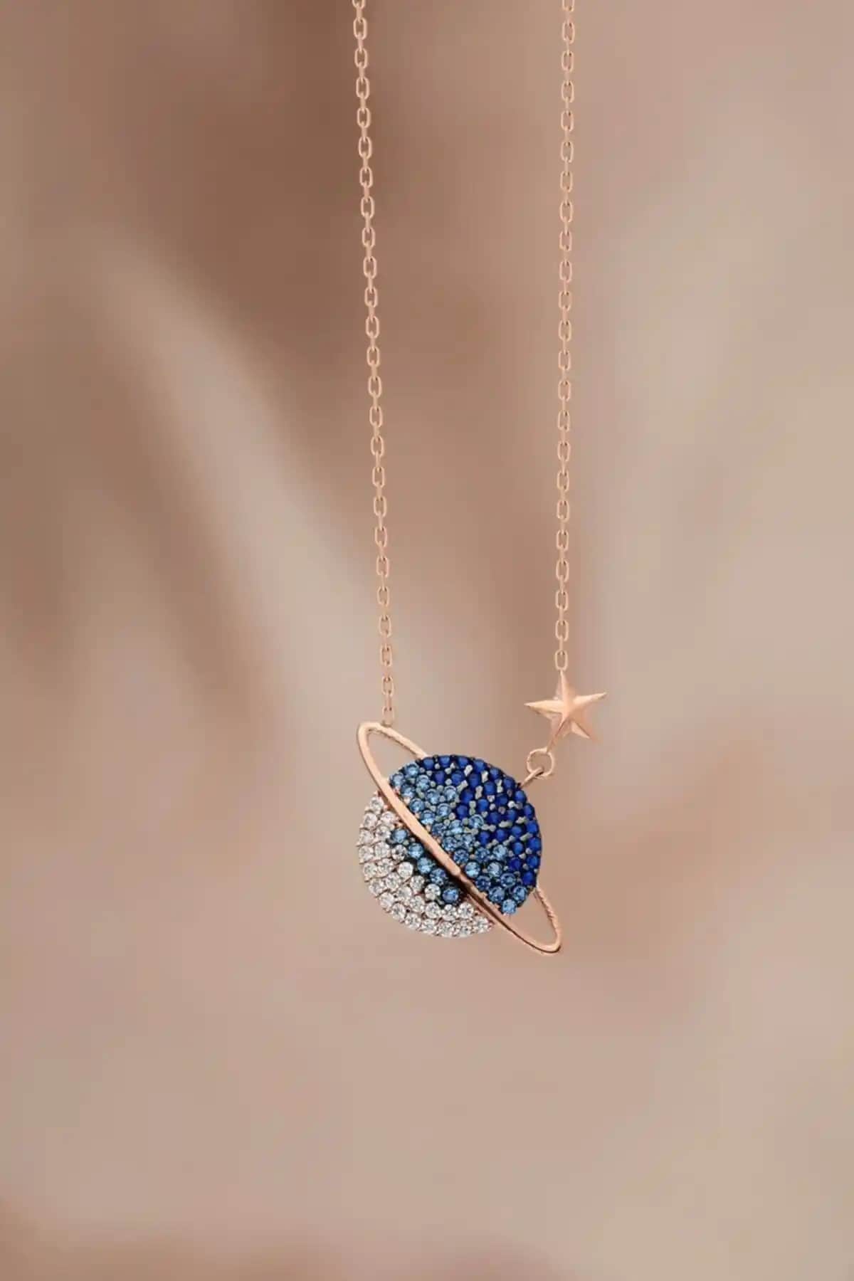 Bilsen Store ve Kayra Mücevher Kolye Karşılaştırması: Tasarım ve Kalite Analizi