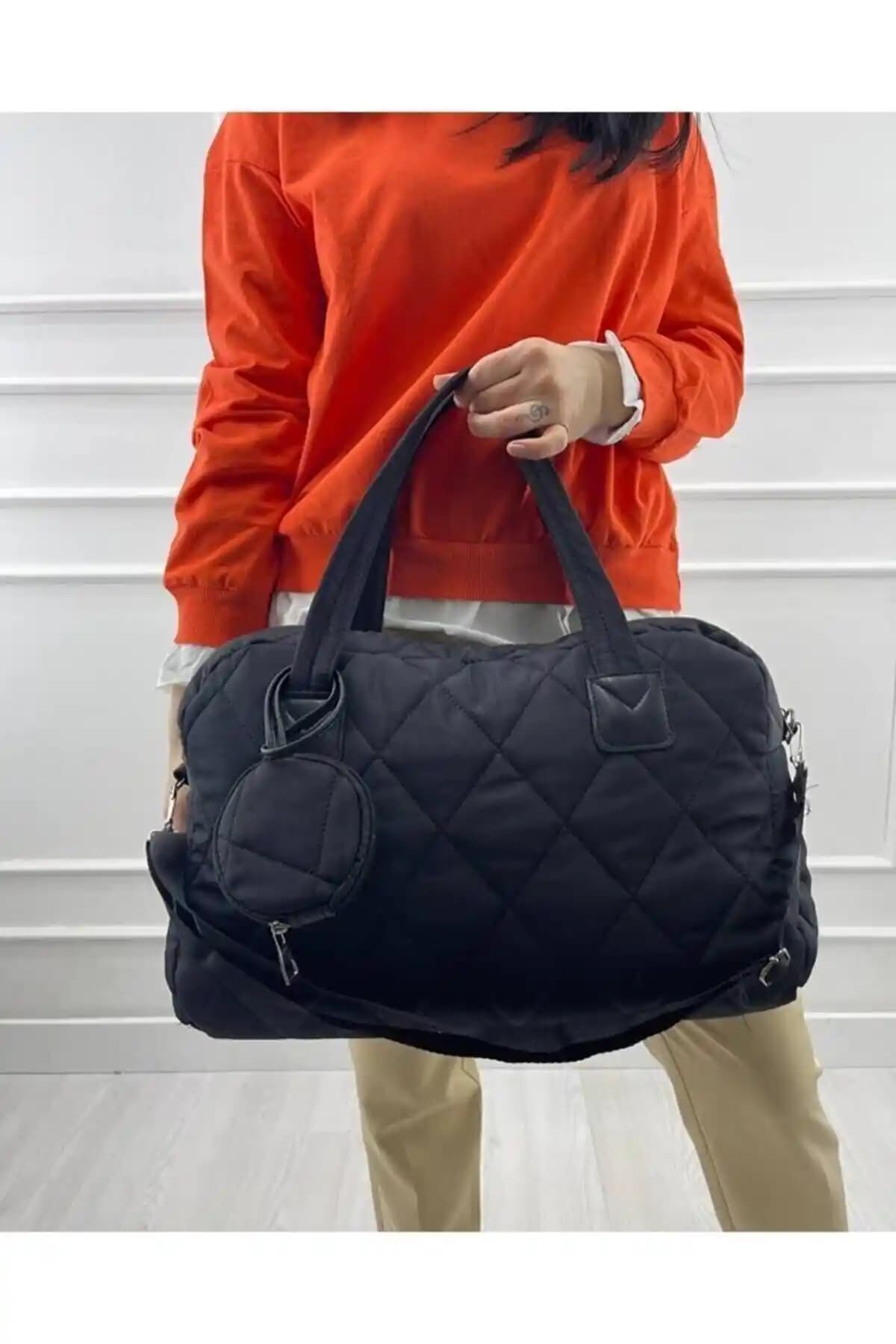 BST BAGS ve UK BAGS Kadın Omuz Çantası Karşılaştırması: Tasarım ve Kullanım Özellikleri