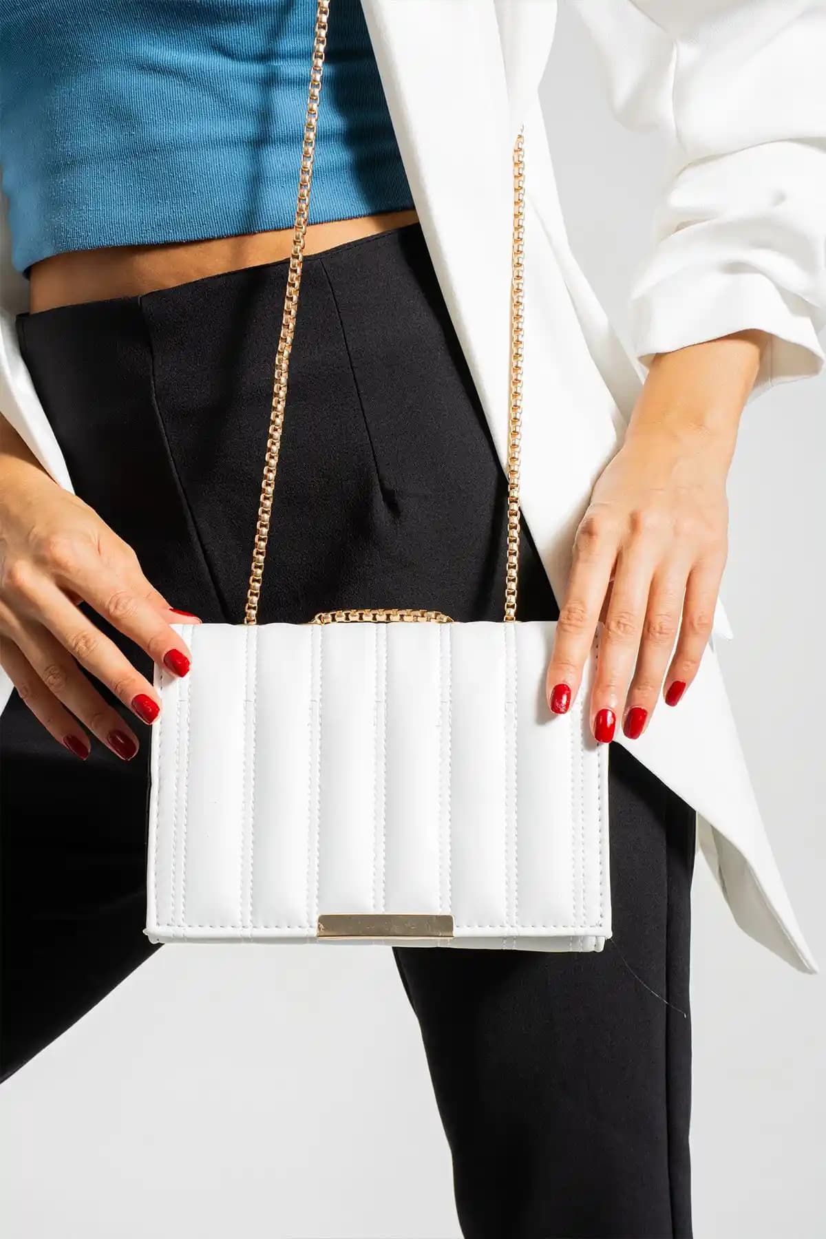 Butikbatii Zincir Askılı Mıknatıslı Omuz ve El Çantası Özellikleri ve Kullanım İpuçları