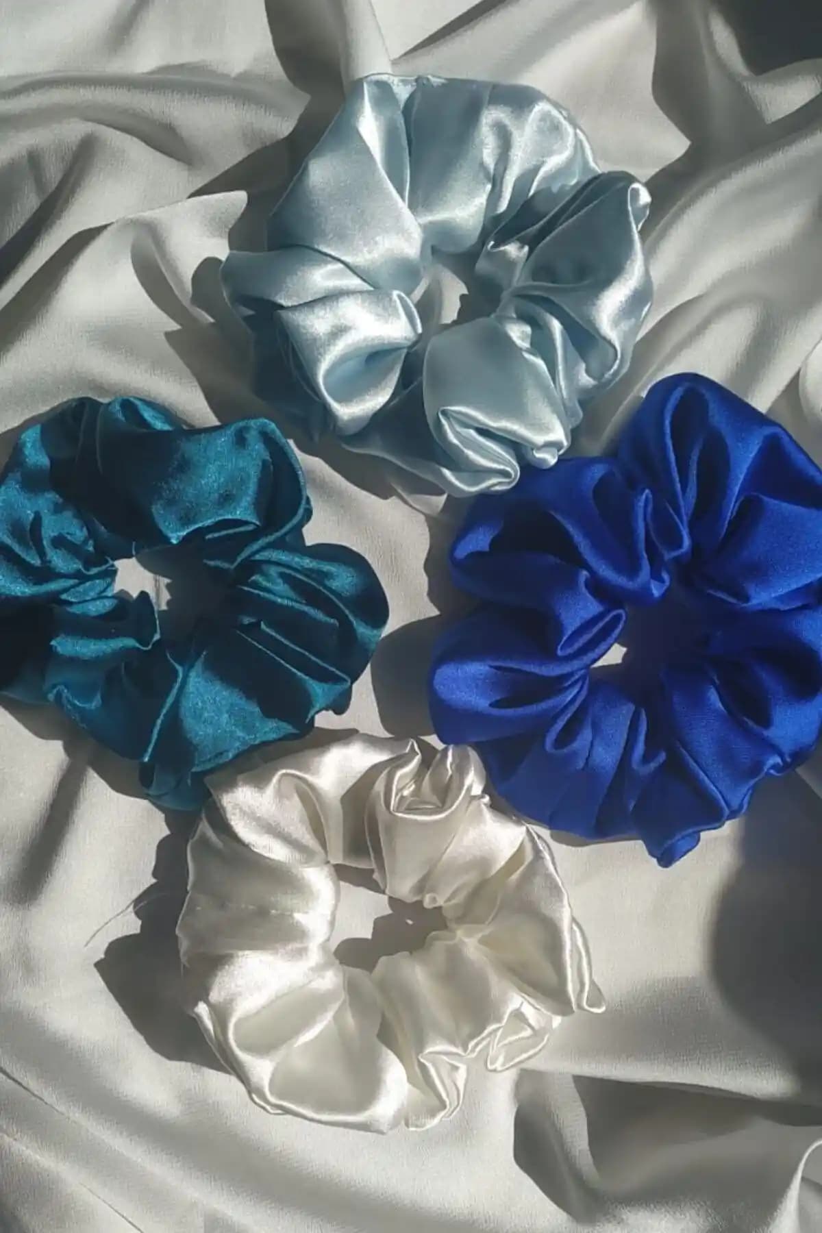 Büyük Boy Kadın Saten Scrunchie Saç Tokası Şık ve Kullanışlı Tasarım