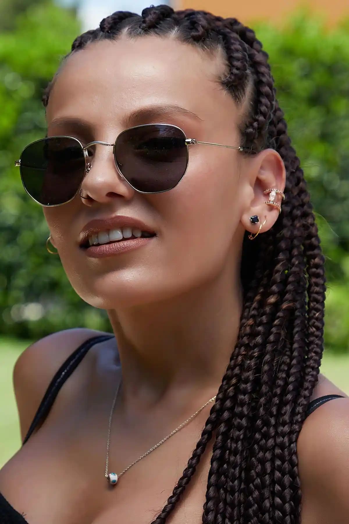 By Harmony Bh Db319 Altın Siyah Unisex Güneş Gözlüğü Şıklık ve Koruma Sunan Modern Tasarım