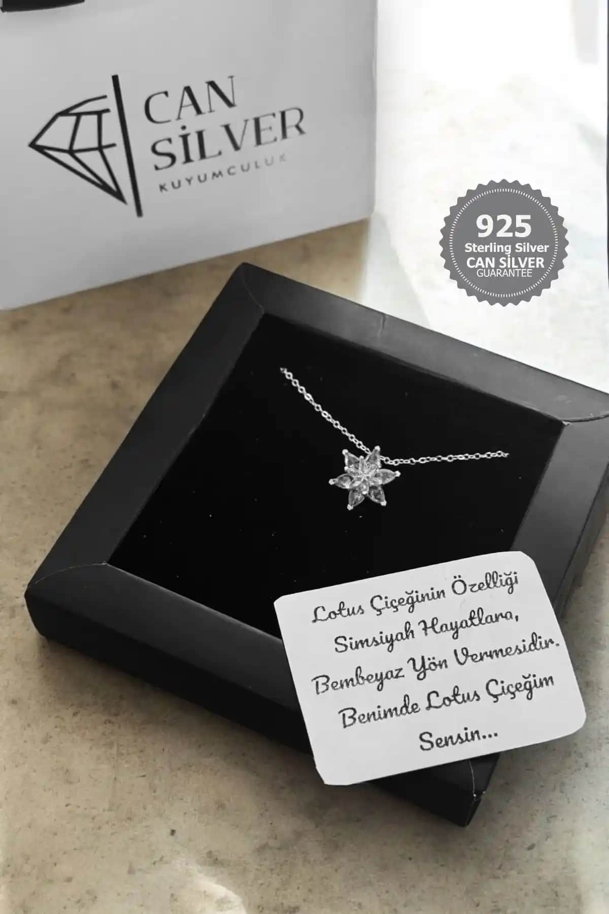 CAN SİLVER Aşk Kolyesi Karşılaştırması: Lotus ve Yonca Modelleri Hakkında Bilmeniz Gerekenler