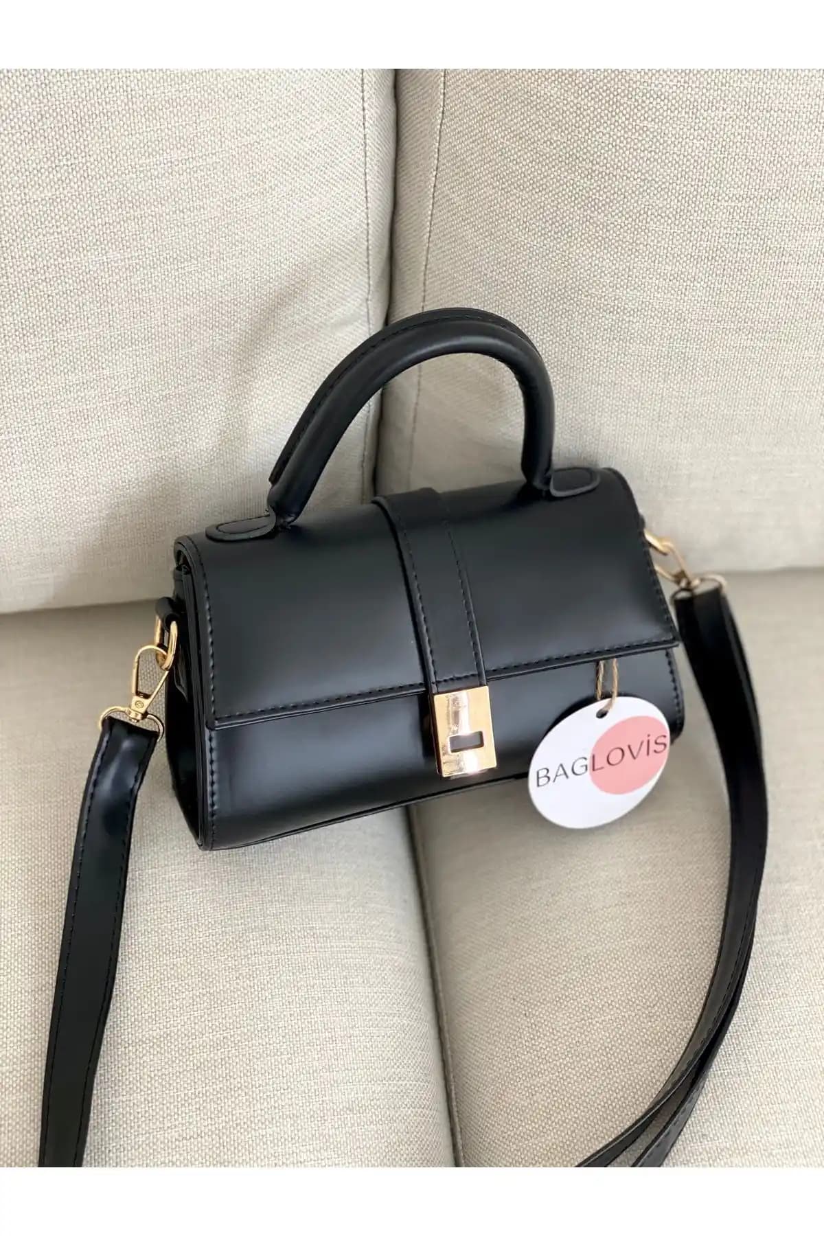 Çanta Karşılaştırması: BAGLOVİS MİLA MIKNATIS ile Momsbrand Acı Kahve arasındaki farklar ve özellikler