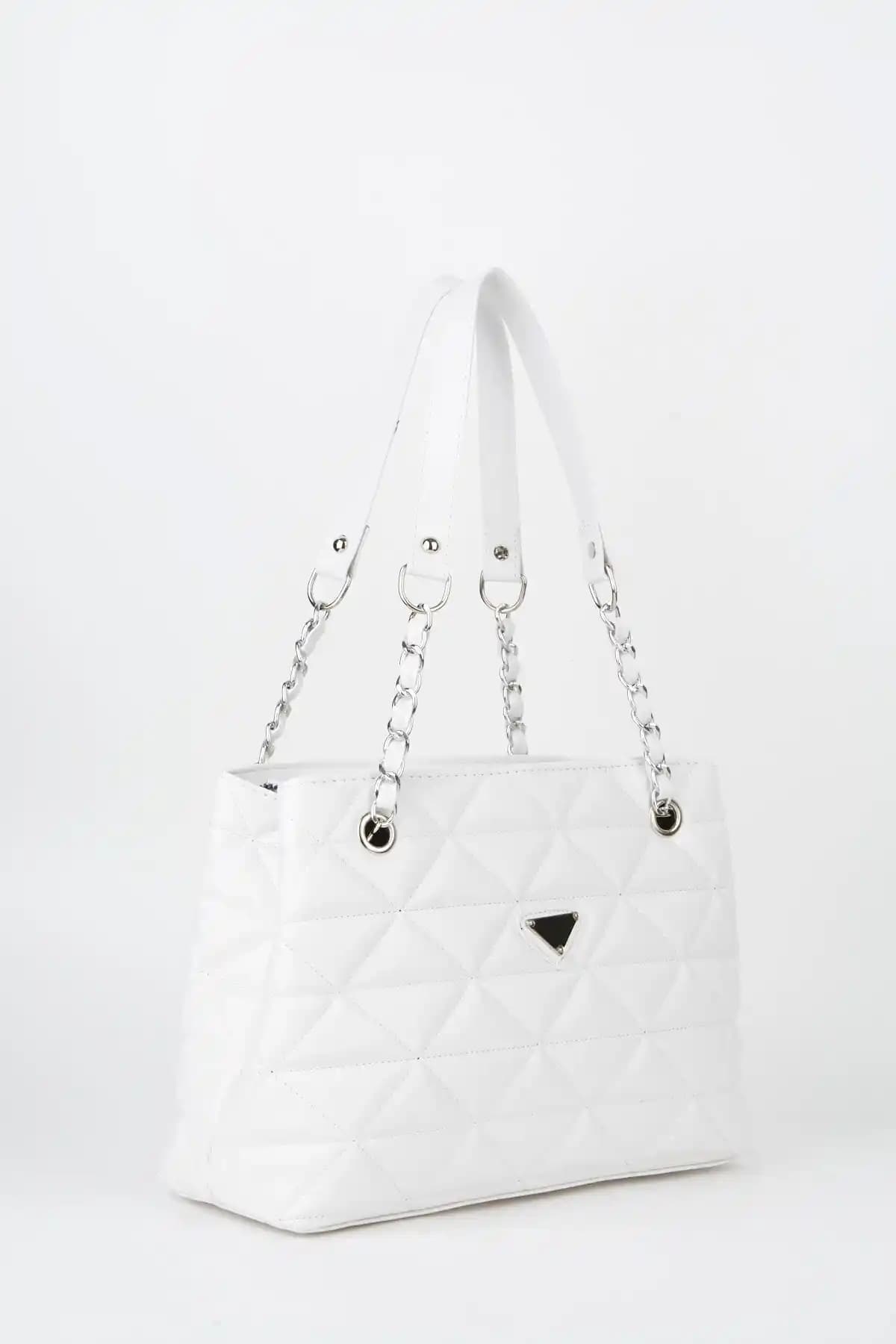 Çanta Park Beyaz Deri Kapitone 3 Bölmeli Fermuar Kapama Zincir Askılı Çanta