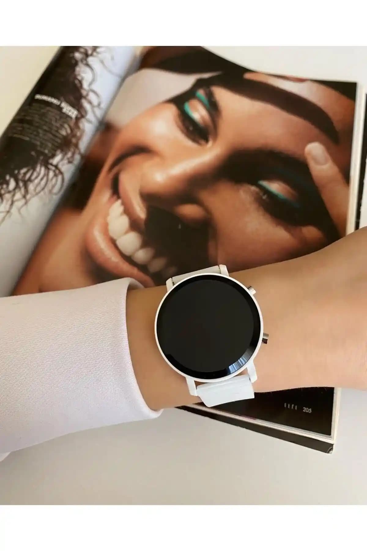 ÇENÇEN ve İSTLİV Dijital Kol Saatleri Karşılaştırması: Özellikler ve Kullanıcı Yorumları