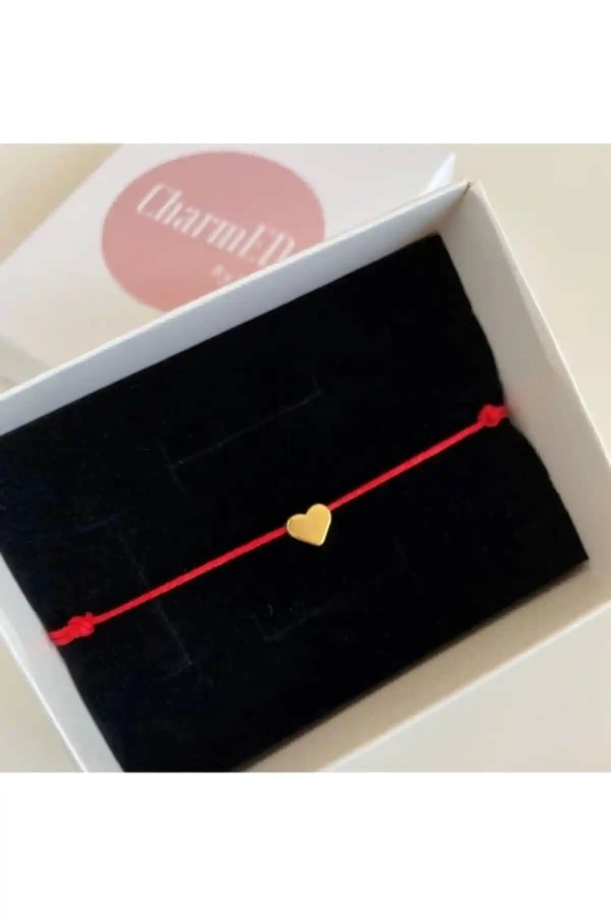 CharmED By Eda ve Missguest Bileklikleri Karşılaştırması: Tasarım, Malzeme ve Kullanım Farklılıkları