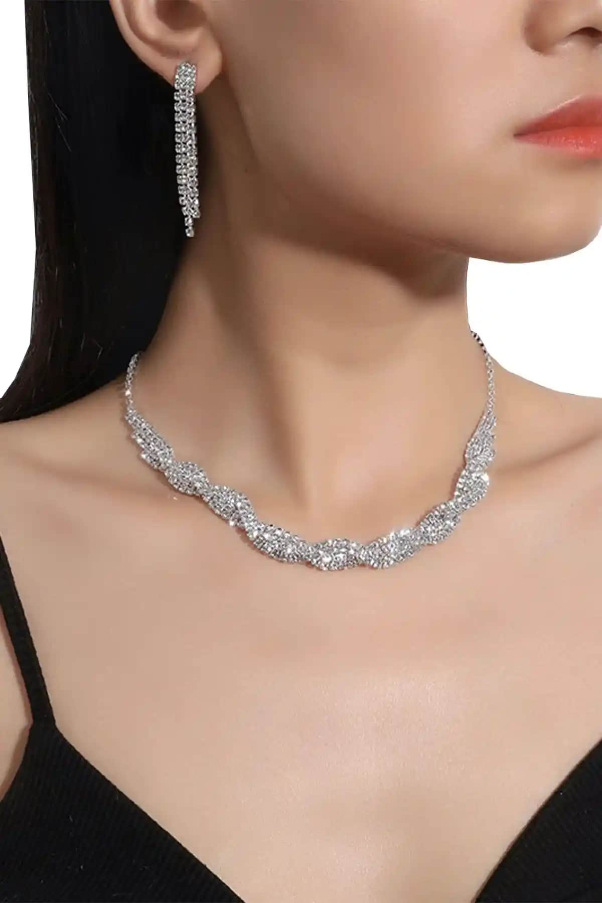 Chavin Düğün Nişan Kına Zirkon Taşlı Kolye ve Küpe Seti Şık ve Zarif Tasarım