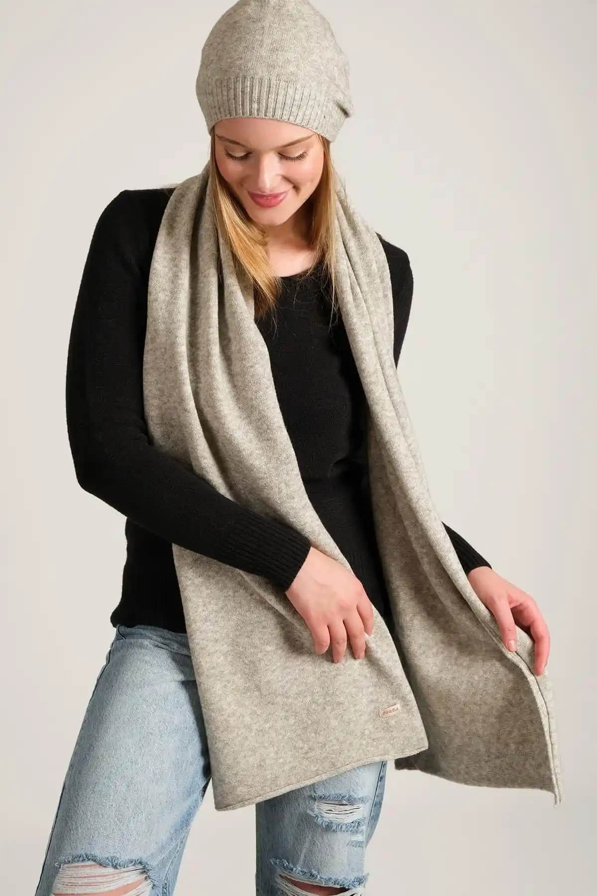 CHUBA Kadın Atkı Bere Takımları Karşılaştırması: Şıklık ve Konforun En İyi Seçenekleri