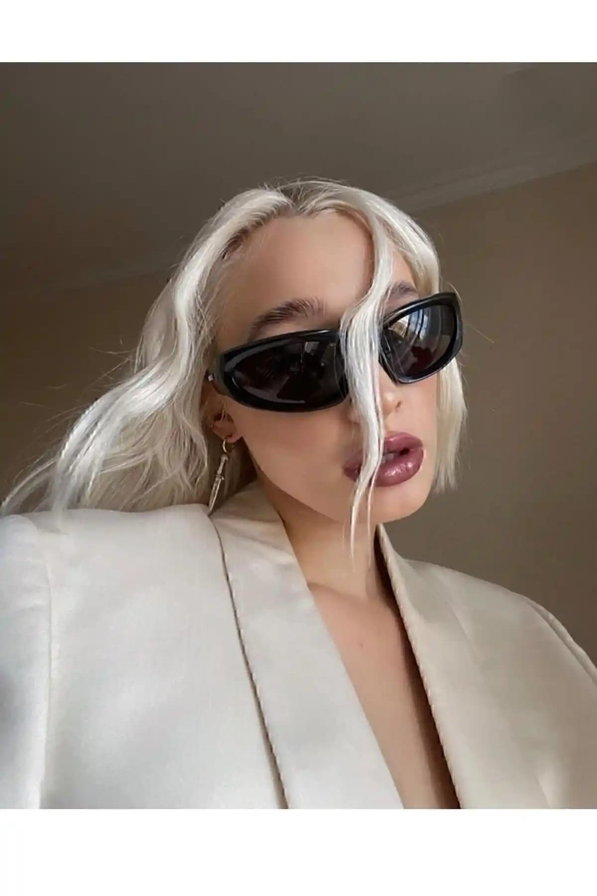 CLAES Elon Black Y2k Unisex Güneş Gözlüğü: Şık Tasarım ve Yüksek Koruma Özelliği