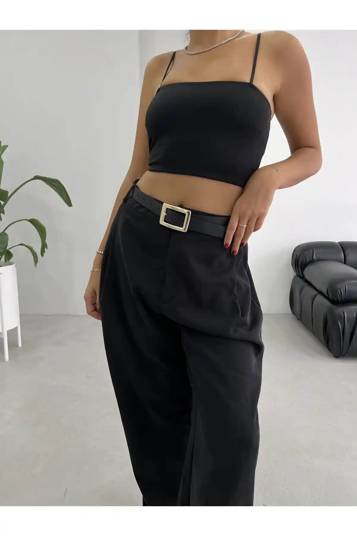 Coaksco Kare Gold Toka Detaylı Siyah Kemer: Modern ve Şık Günlük Kullanım Aksesuarı