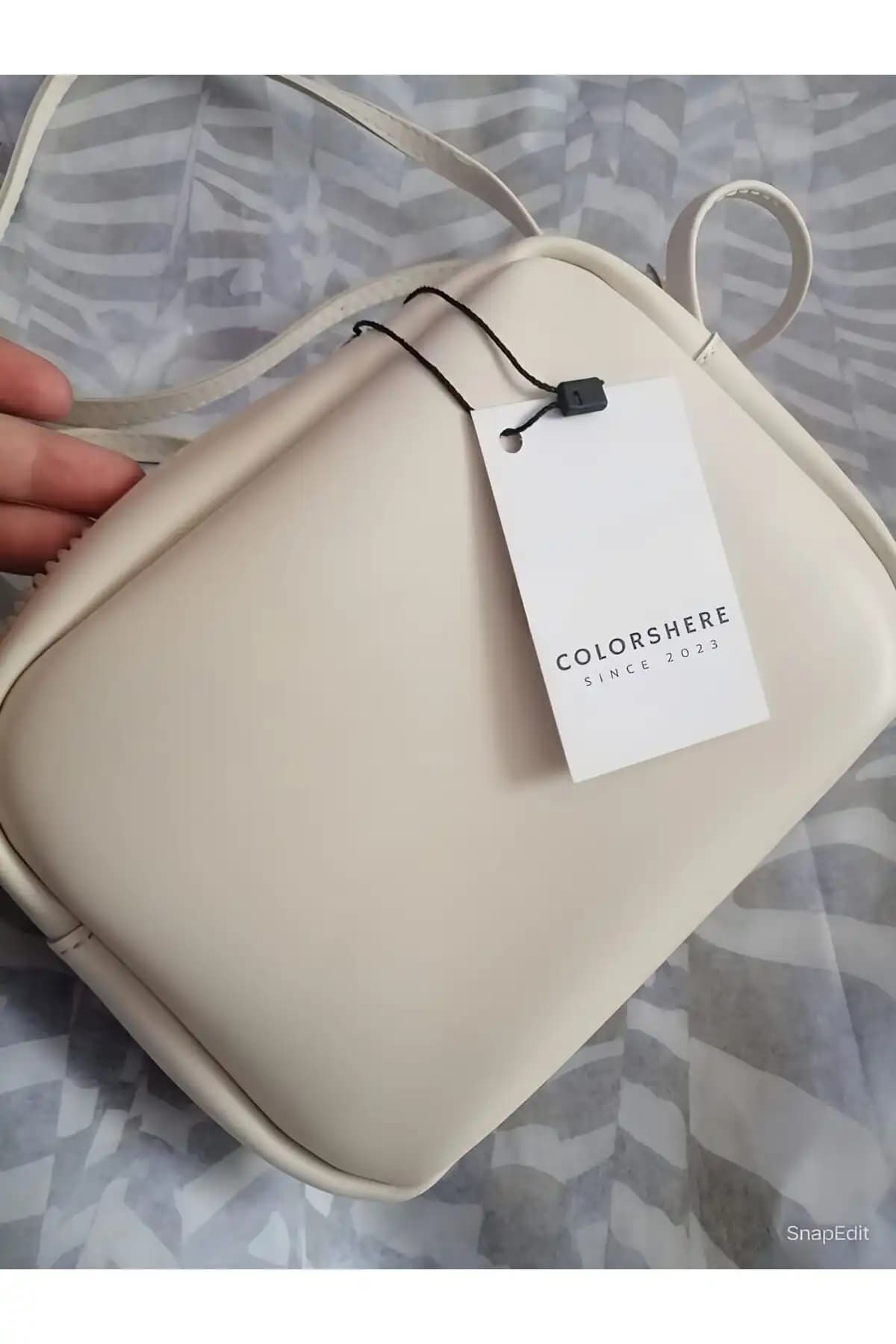 COLORSHERE Omuz Çantası ve Sever Store Askılı Çanta Karşılaştırması 2